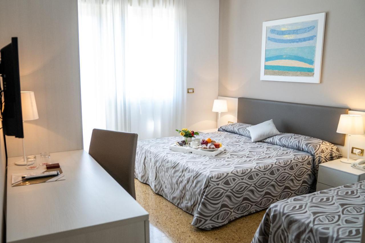 Hotel Astoria Bibione Esterno foto